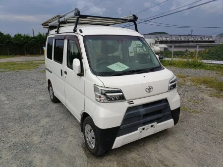 TOYOTA PIXIS VAN